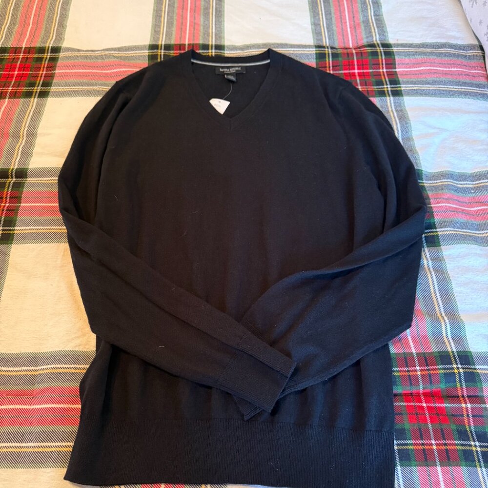 Mens Black Cashmere/Linen V Neck Sweater - Picture 2 of 7